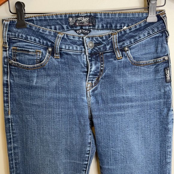 Silver Tuesday Skinny Jeans medium wash mid-rise cotton stretch 5 pocket Size 28 - Picture 3 of 12